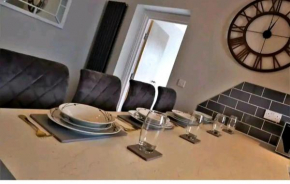 Luxury 4-Bed 5 bath House in Oxford Headington